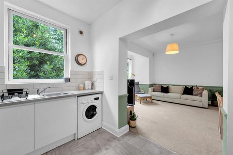 Flat D1, 22 Rodway Road, Bromley, BR1 3JL