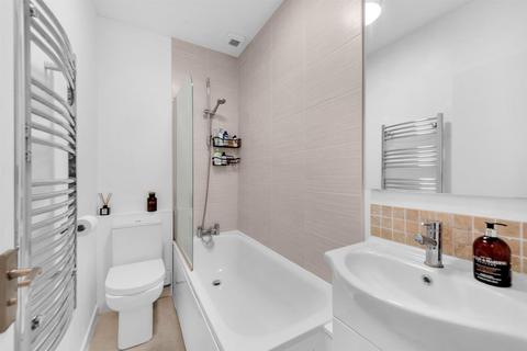 Flat D1, 22 Rodway Road, Bromley, BR1 3JL