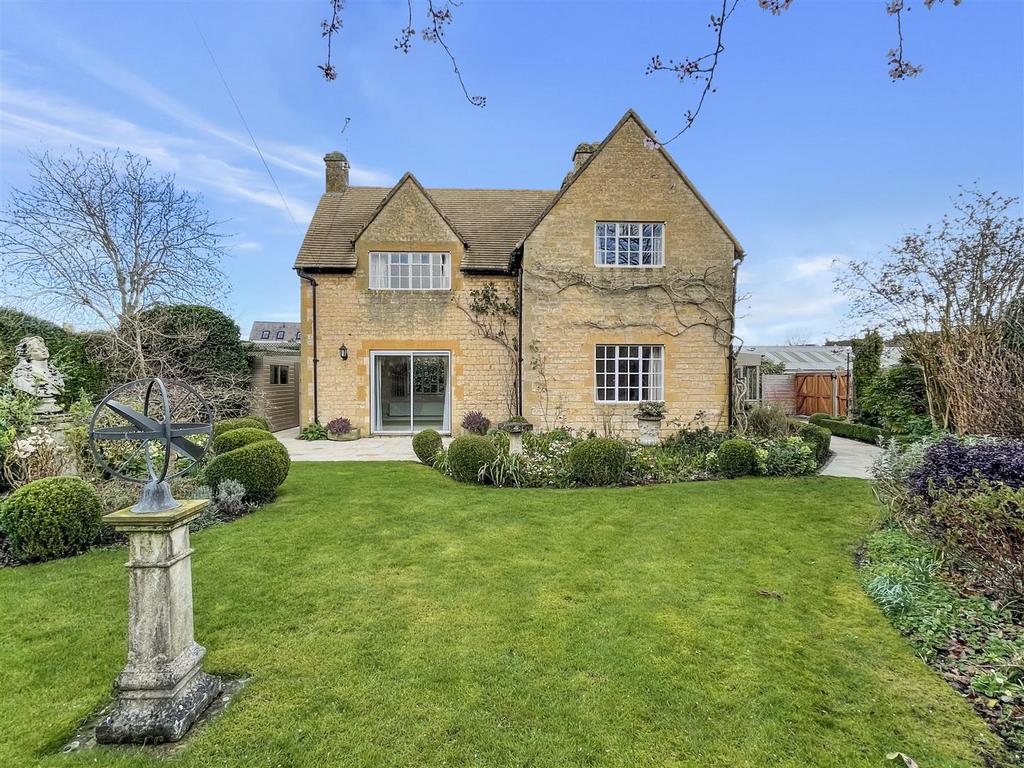 Sheep Street, Chipping Campden 3 bed house to rent £2,295 pcm (£530 pw)
