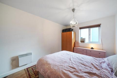1 bedroom flat to rent - Morton Close, London