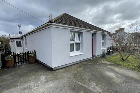 2 bedroom detached bungalow for sale - Heol Y Felin, Pontyberem, Llanelli