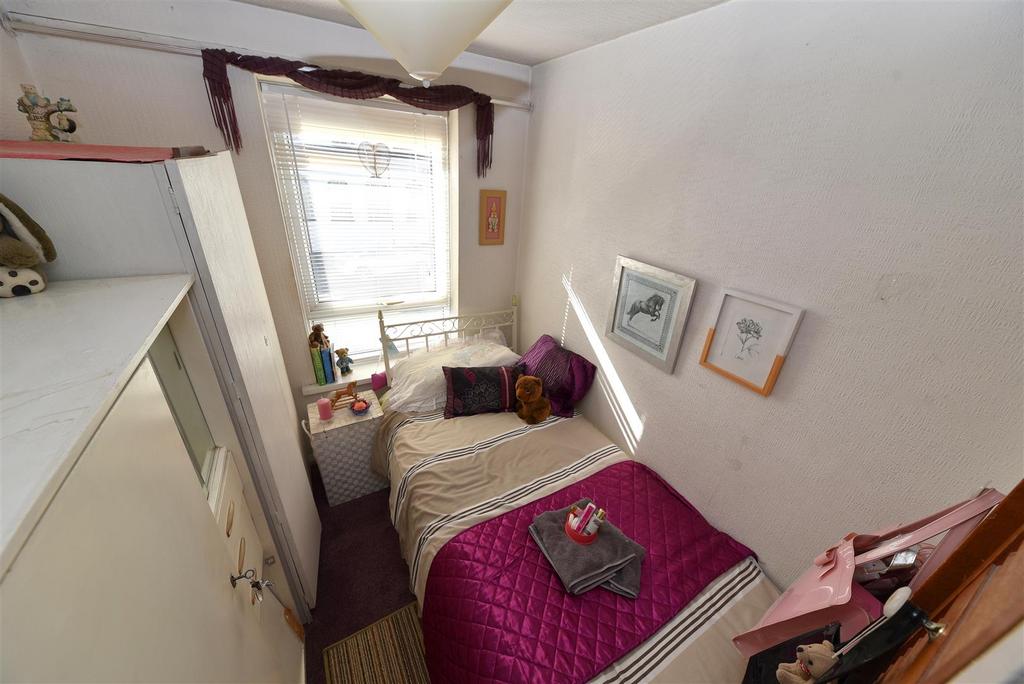 Bed3.3.JPG
