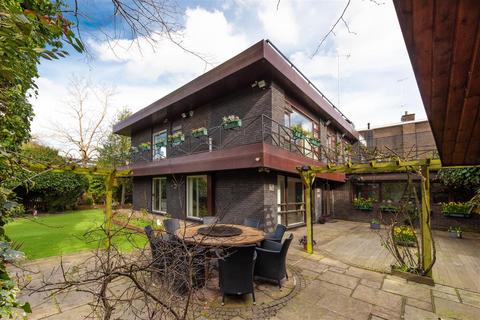 6 bedroom house for sale - West Heath Avenue, Golders Hill Park, NW11