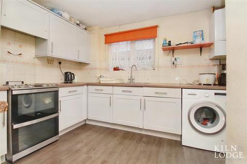27 Mariskals, Basildon, SS13 3EH