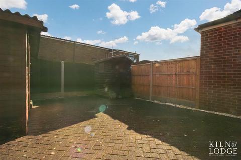 27 Mariskals, Basildon, SS13 3EH