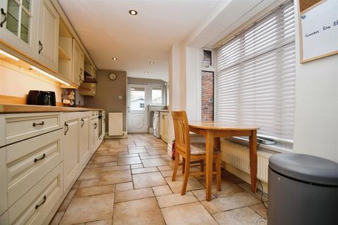 2 bedroom end of terrace house for sale - Tranby Lane, Anlaby