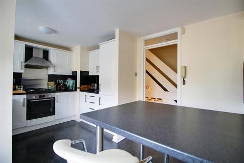4 bedroom terraced house for sale, Hoppers Road, Winchmore Hill