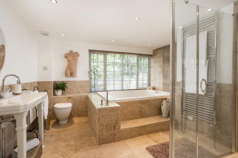 Greatwood Cottage-36 Low Res.jpg