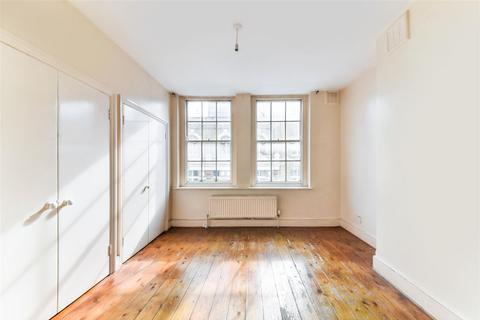 2 bedroom flat for sale, Roscoe Street, Bunhill, EC1Y