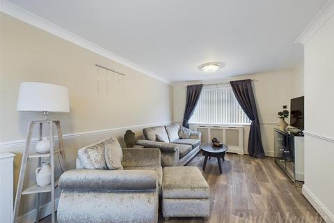 18 Witley Crescent, New Addington, Croydon, CR0 0RQ