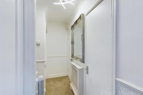 18 Witley Crescent, New Addington, Croydon, CR0 0RQ