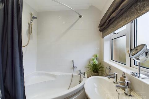 18 Witley Crescent, New Addington, Croydon, CR0 0RQ