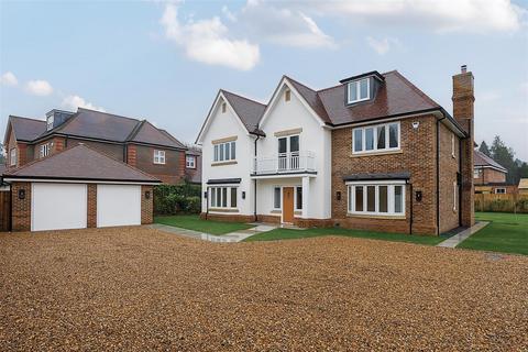 6 bedroom detached house for sale - Wonford Close, Walton On The Hill, Tadworth