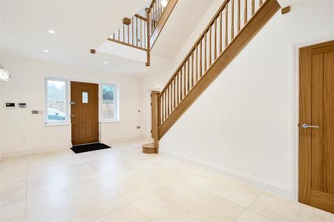6 bedroom detached house for sale, Wonford Close, Walton On The Hill, Tadworth