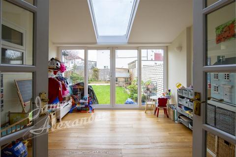 4 bedroom semi-detached house for sale, Green Lane, London