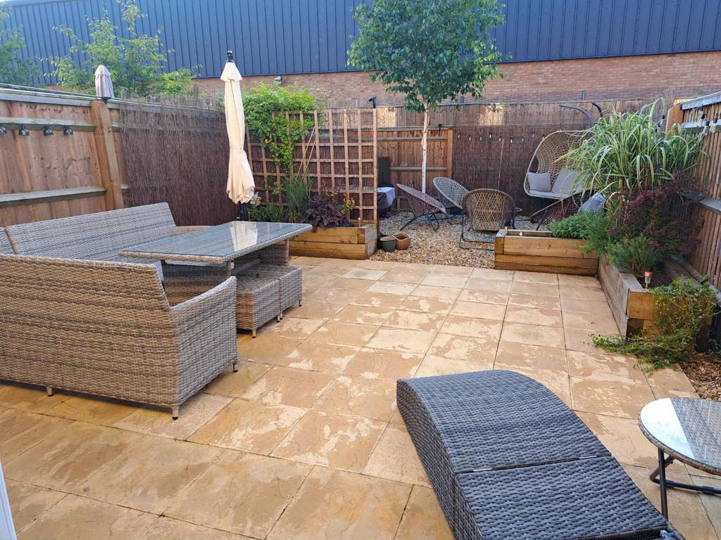 Back garden.1.jpg