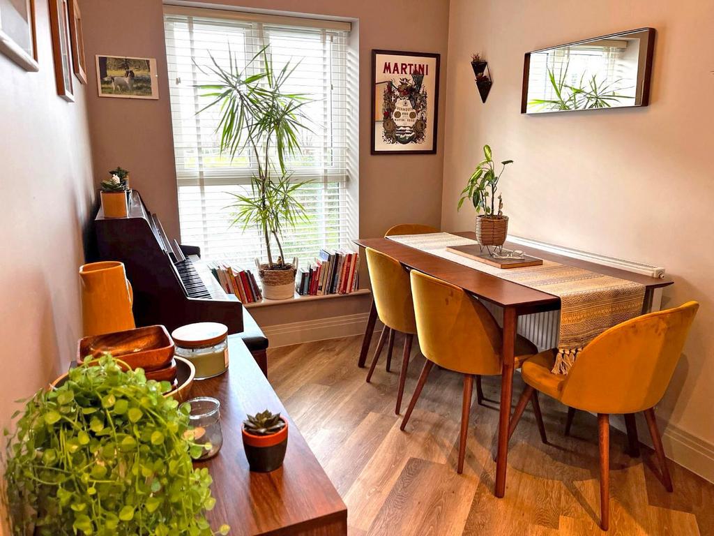 Dining Room.1b.jpg