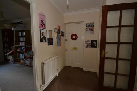 2 bedroom flat for sale, Warwick Road, Barnet