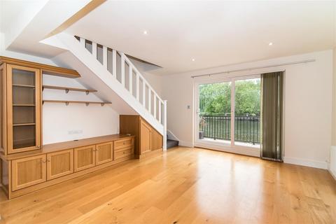 2 bedroom duplex to rent, Lower Teddington Road, Kingston Upon Thames