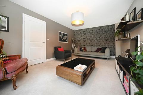 23 Branwell Road, Guiseley, Leeds, LS20 9FG
