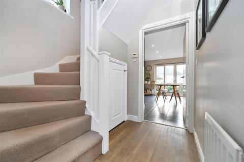 23 Branwell Road, Guiseley, Leeds, LS20 9FG