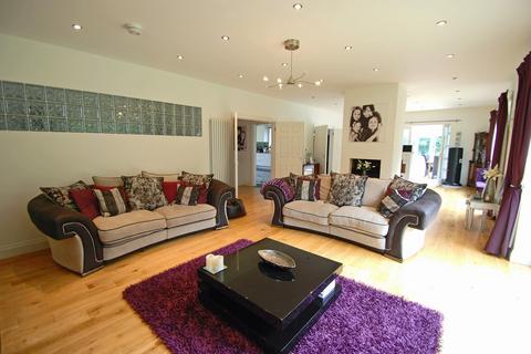 5 bedroom detached house to rent - Church Road, Bristol BS9