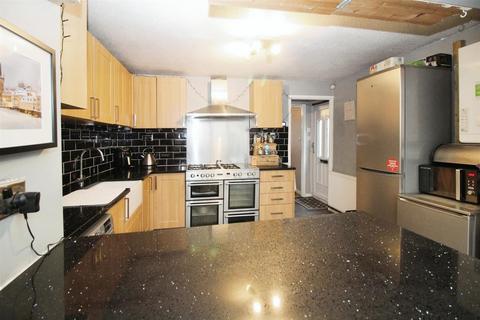 2 Arnford Close, Bradford, BD3 0HA