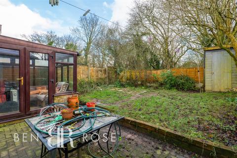10 Lords Croft, Clayton Le Woods, Chorley, PR6 7TP