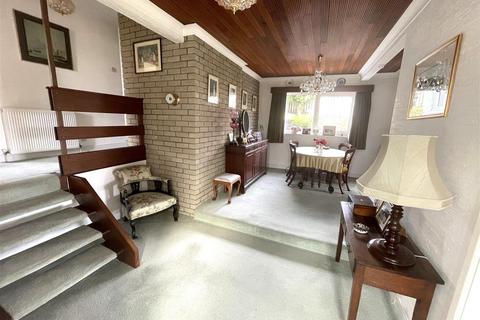 4 bedroom detached bungalow for sale, Heol Y Nant, Llannon, Llanelli