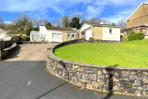 4 bedroom detached bungalow for sale, Heol Y Nant, Llannon, Llanelli