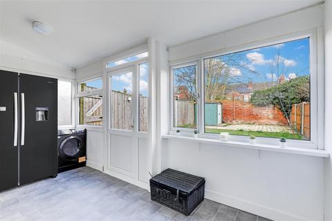 16 Acton Road, Arnold, Nottingham, NG5 7AD