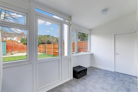 16 Acton Road, Arnold, Nottingham, NG5 7AD