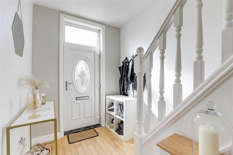 16 Acton Road, Arnold, Nottingham, NG5 7AD