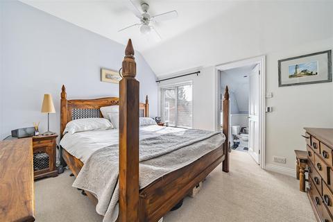 1, Hill View Hammer Vale, Haslemere, GU27 1QG
