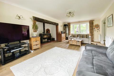 4 bedroom character property for sale, Barnyard Close, Westbury, Shrewsbury