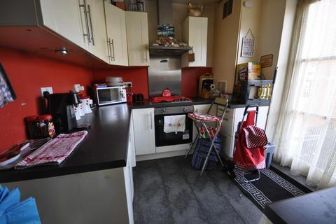 2 bedroom terraced house for sale, Amesbury Road, Dagenham