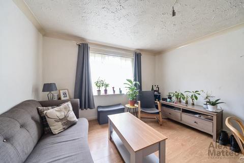 2 bedroom flat for sale, 18 Rossetti Road, Bermondsey, SE16