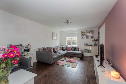 3 bedroom end of terrace house for sale, Bessemer Close, Langley SL3