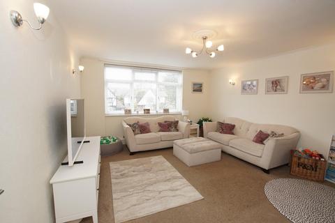 2 bedroom flat for sale, Upperton Road, Eastbourne BN21