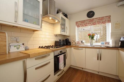 2 bedroom flat for sale, Upperton Road, Eastbourne BN21