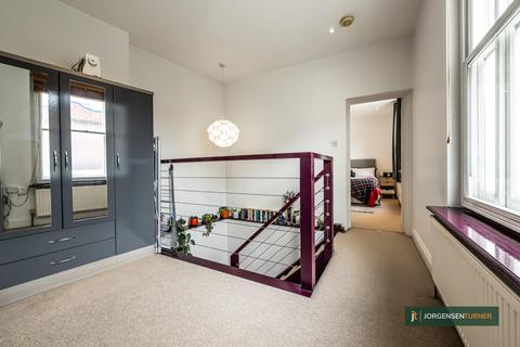 1 bedroom flat for sale, Percy Road, Shepherds Bush, London