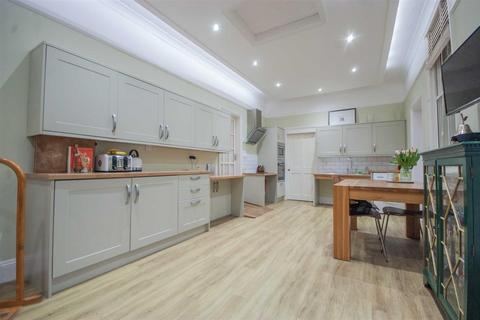 10 Pitfield, Chelmsford, CM2 9QY