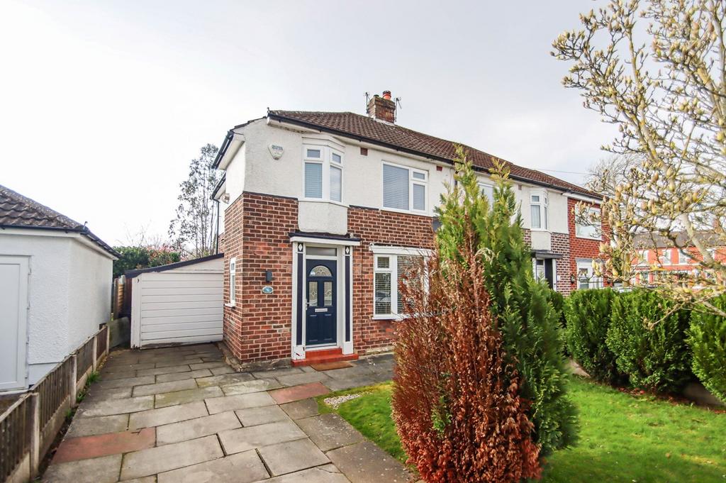 Kingston Drive, Flixton, Manchester, M41 2 bed semidetached house for
