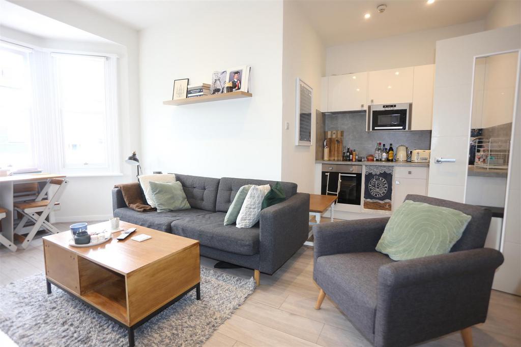 6, 8 seafield road furnished 2.jpg