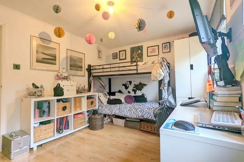 16 Bishops Drive, Feltham, TW14 8LT