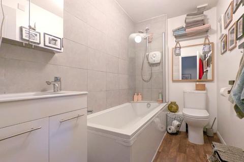 16 Bishops Drive, Feltham, TW14 8LT