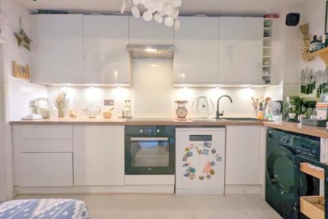 16 Bishops Drive, Feltham, TW14 8LT