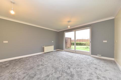 2 bedroom flat for sale, The Lawns, Stevenage