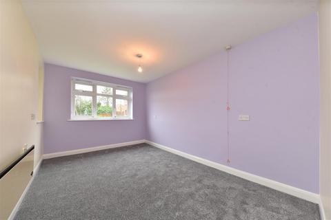 2 bedroom flat for sale, The Lawns, Stevenage