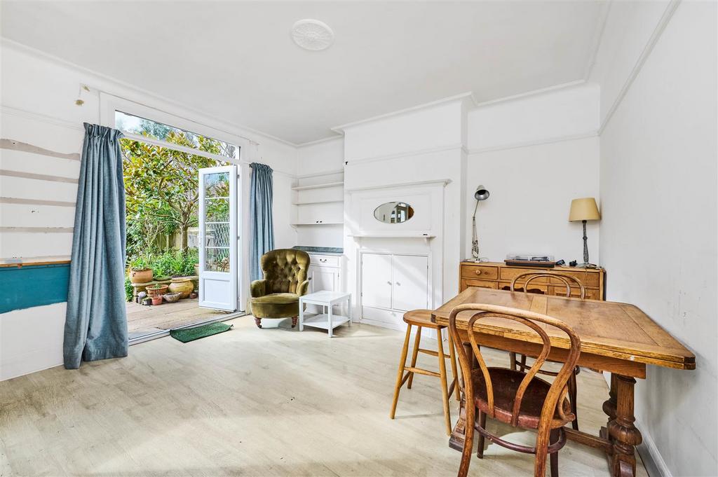 James Anderson - Larches Avenue  SW14 7.jpg